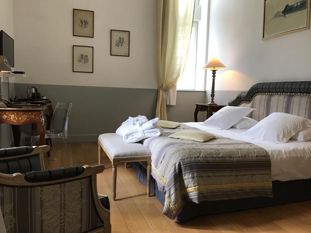 רבל Le Pavillon Du Chateau, Hotel & Spa מראה חיצוני תמונה