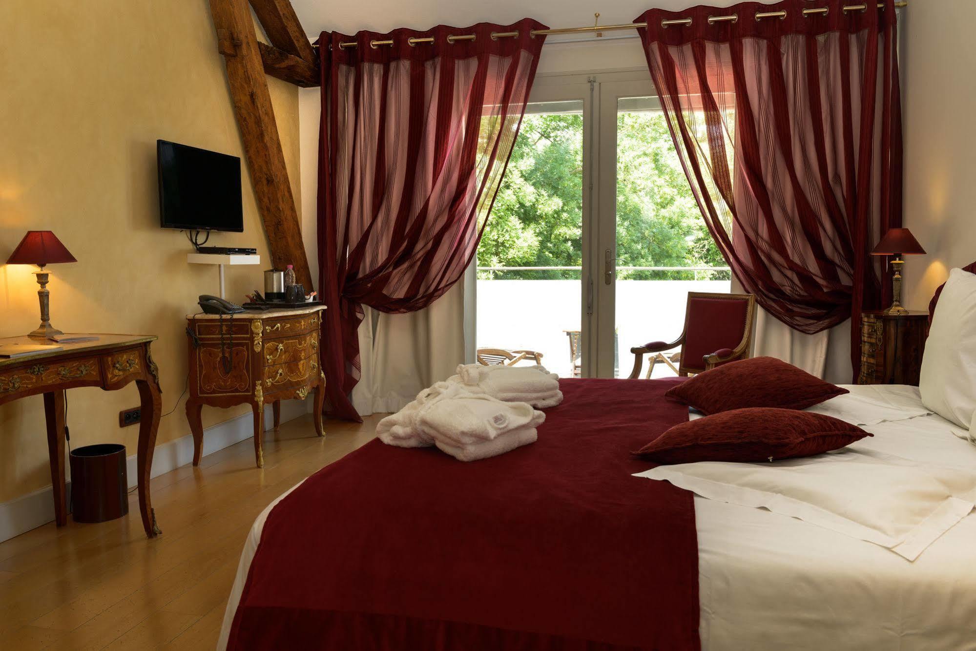 רבל Le Pavillon Du Chateau, Hotel & Spa מראה חיצוני תמונה