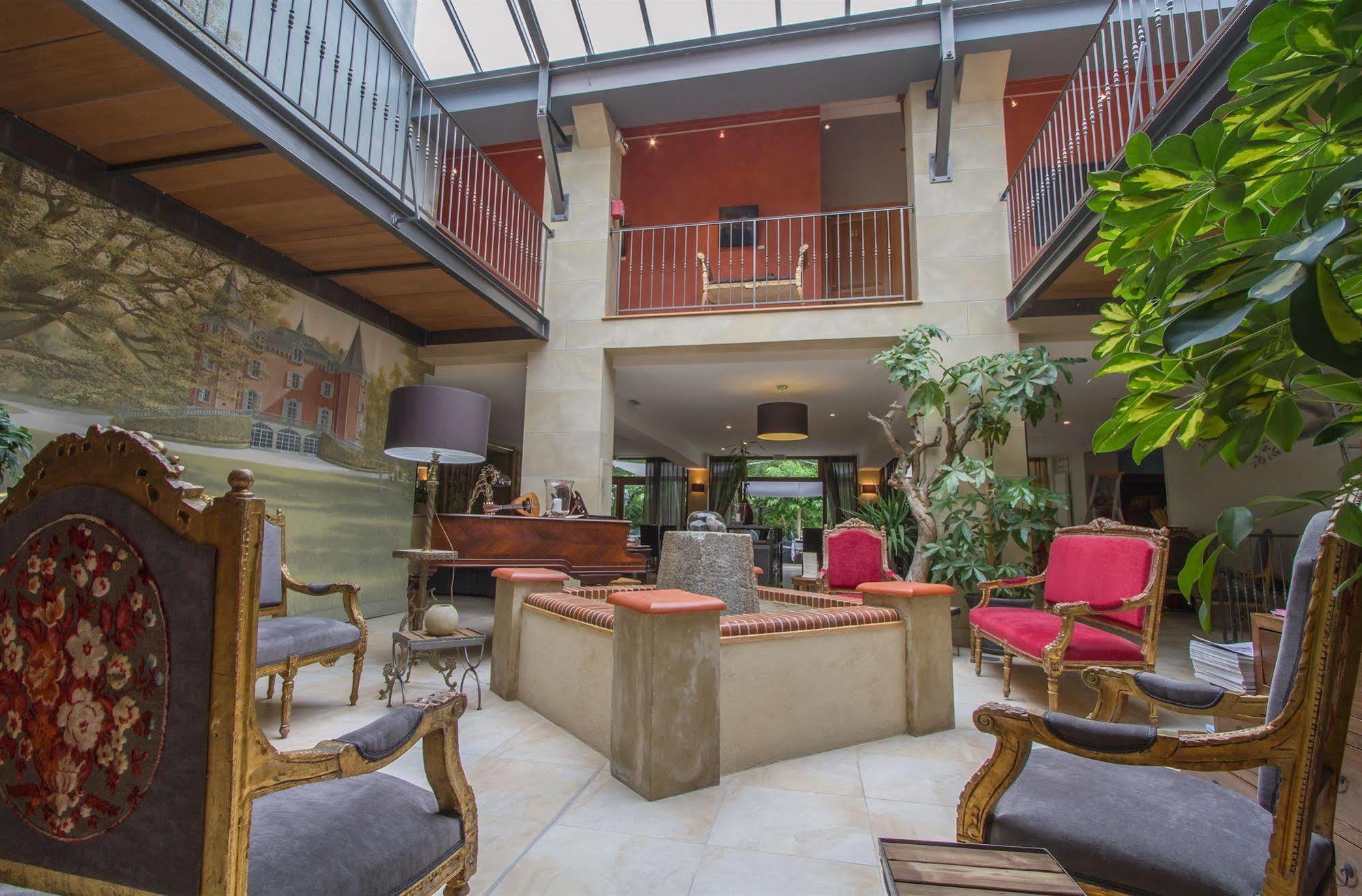 רבל Le Pavillon Du Chateau, Hotel & Spa מראה חיצוני תמונה