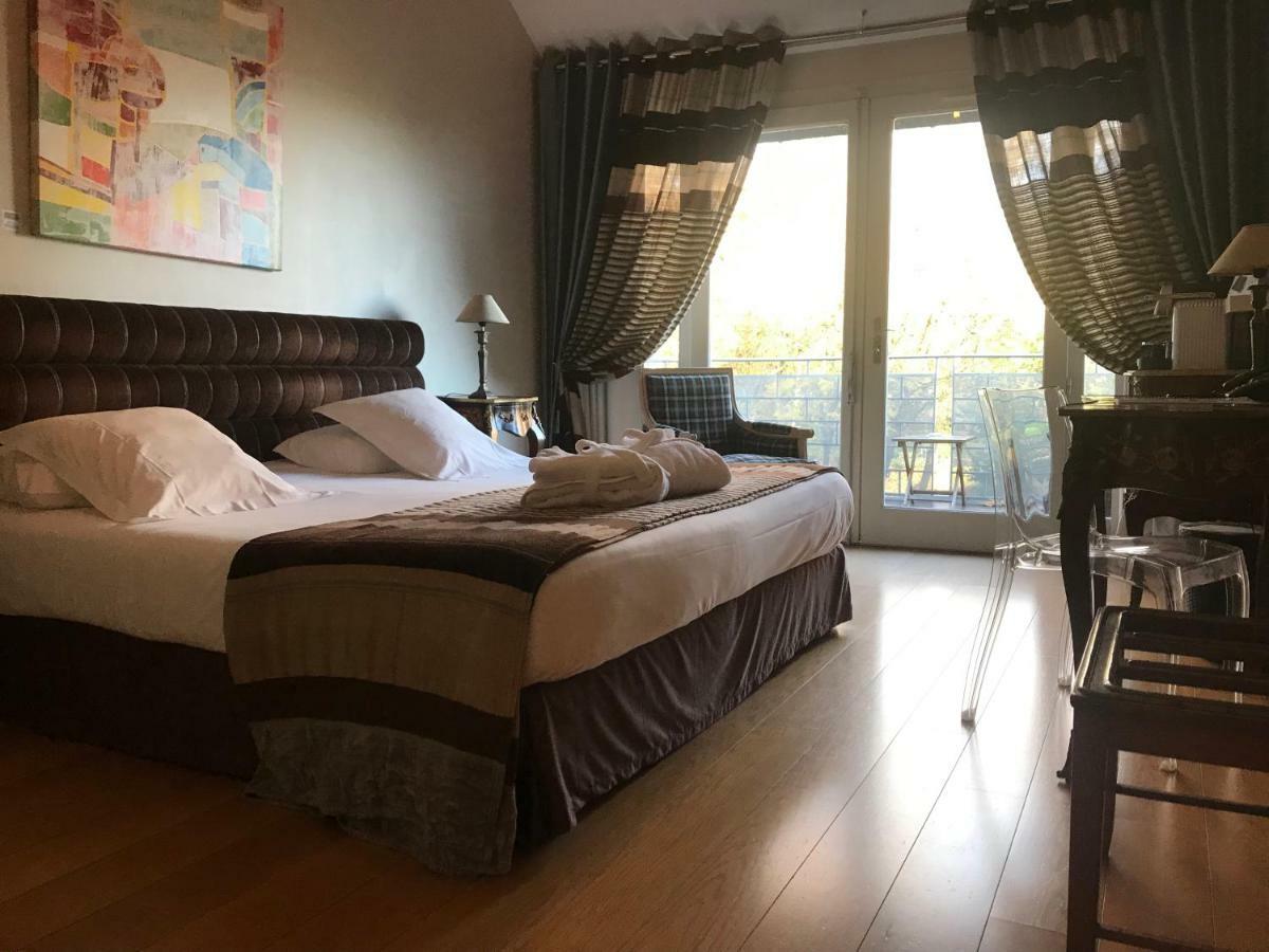 רבל Le Pavillon Du Chateau, Hotel & Spa מראה חיצוני תמונה