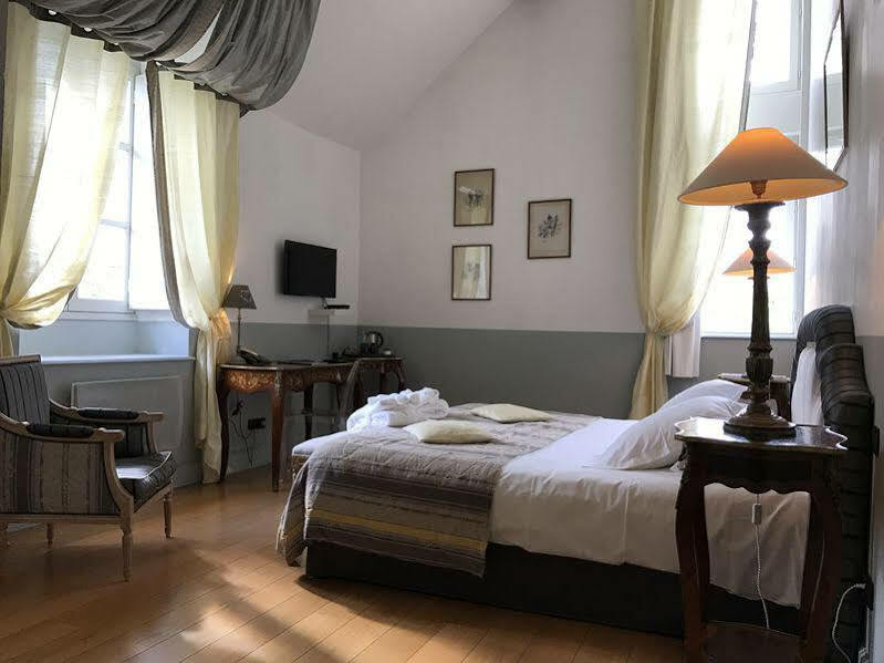 רבל Le Pavillon Du Chateau, Hotel & Spa מראה חיצוני תמונה